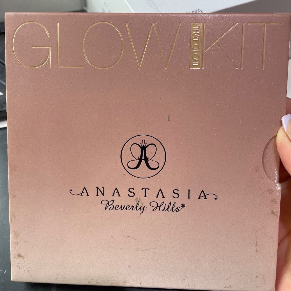 Anastasia glow kit